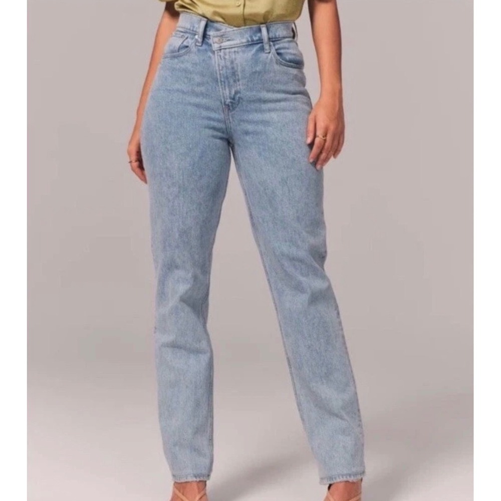 abercrombieโ and fitch the 90s relaxed jean high rise crossover